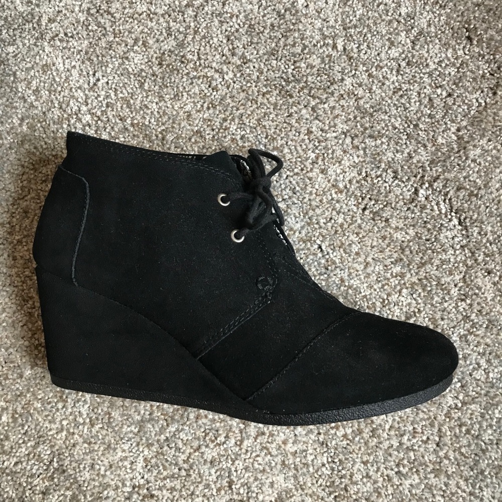 TOMS Kala Suede Lace Up Wedge Bootie - Picture 5 of 5